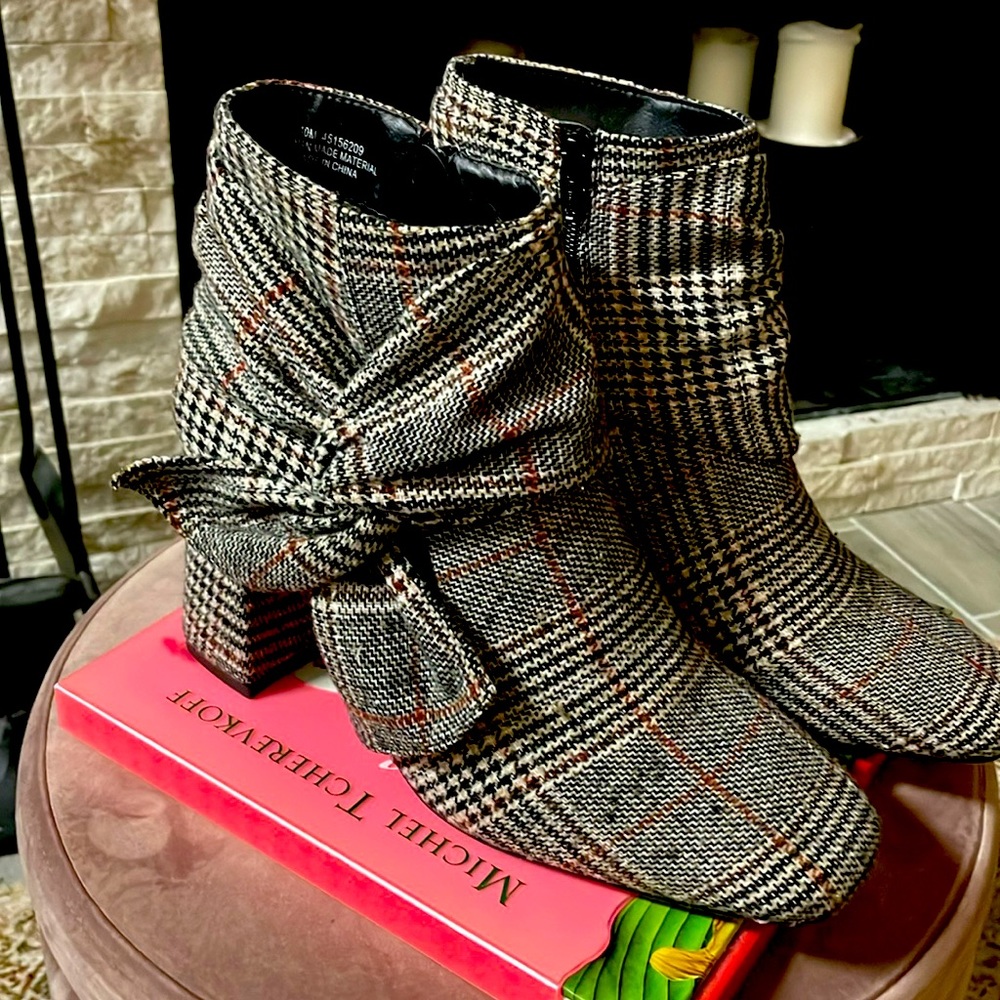 Gorgeous plaid boots